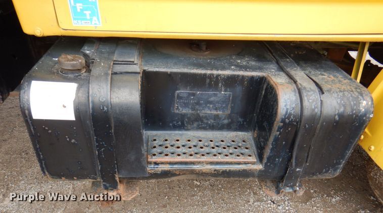 image for item DM6001 1993 Ford F700  dump truck