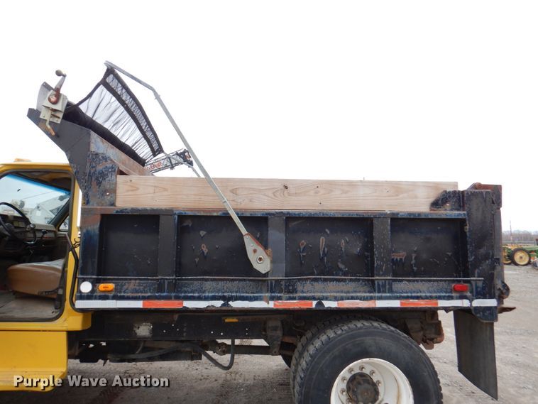 image for item DM6001 1993 Ford F700  dump truck