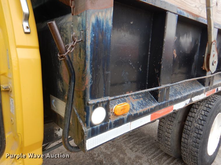 image for item DM6001 1993 Ford F700  dump truck