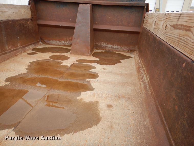 image for item DM6001 1993 Ford F700  dump truck