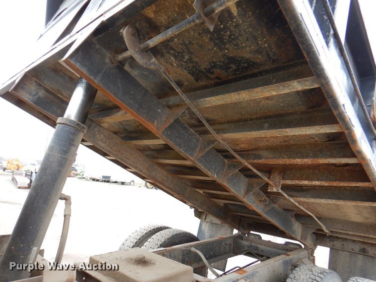 image for item DM6001 1993 Ford F700  dump truck