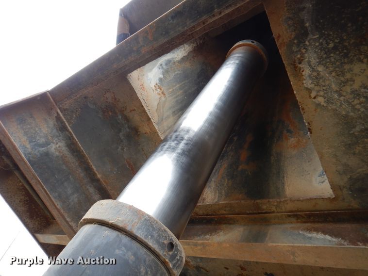 image for item DM6001 1993 Ford F700  dump truck