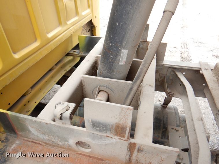 image for item DM6001 1993 Ford F700  dump truck