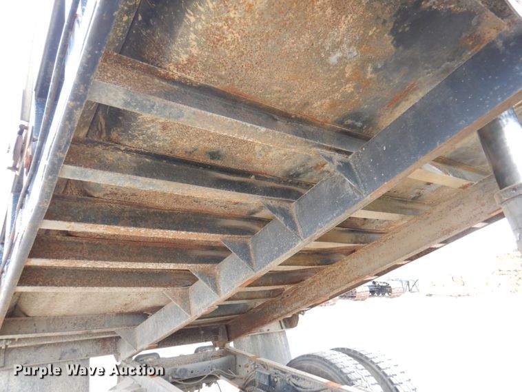 image for item DM6001 1993 Ford F700  dump truck