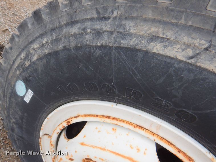 image for item DM6001 1993 Ford F700  dump truck