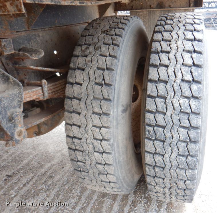 image for item DM6001 1993 Ford F700  dump truck