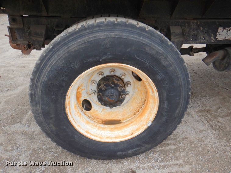 image for item DM6001 1993 Ford F700  dump truck