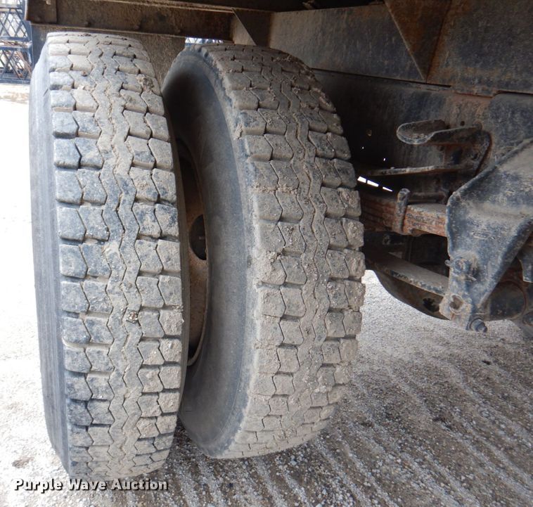 image for item DM6001 1993 Ford F700  dump truck