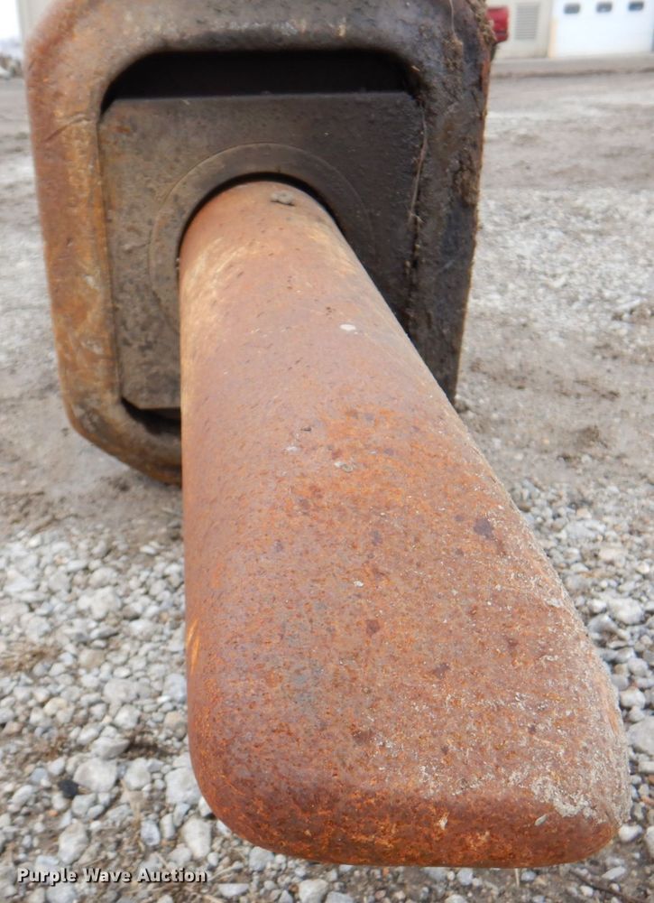 image for item DM6006 Tramac V-1200 breaker