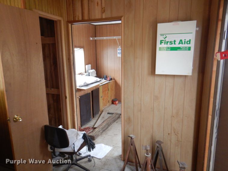 image for item DM6008 1977 Satellite 40X10  office trailer