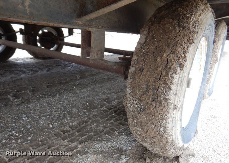 image for item DM6008 1977 Satellite 40X10  office trailer