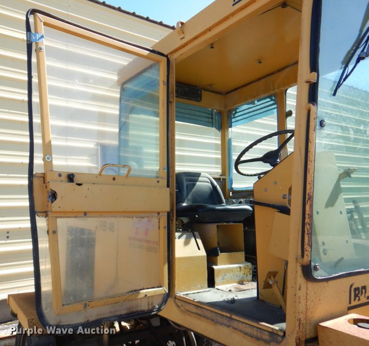 image for item DM6012 1998 Rosco RB48  broom