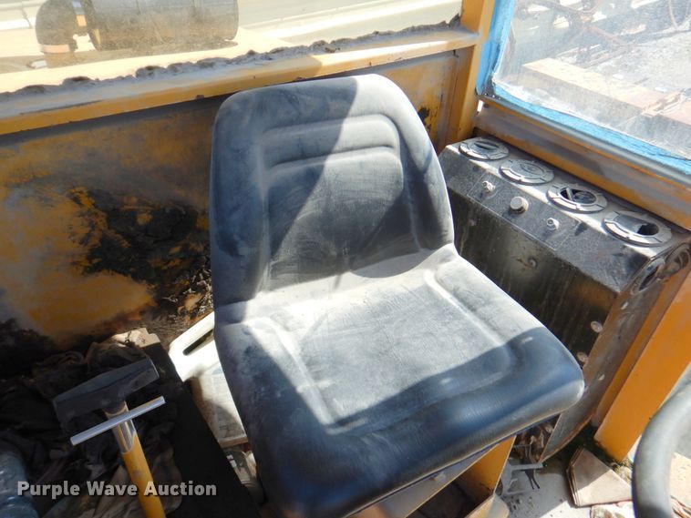 image for item DM6012 1998 Rosco RB48  broom