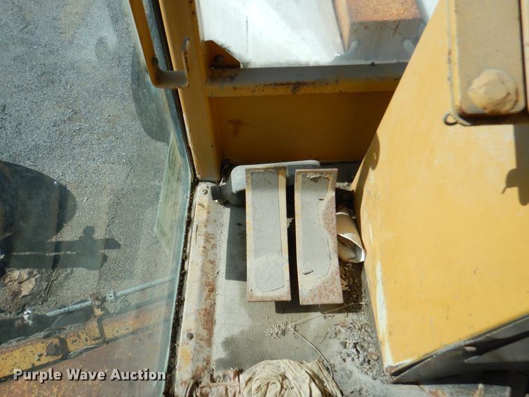 image for item DM6012 1998 Rosco RB48  broom