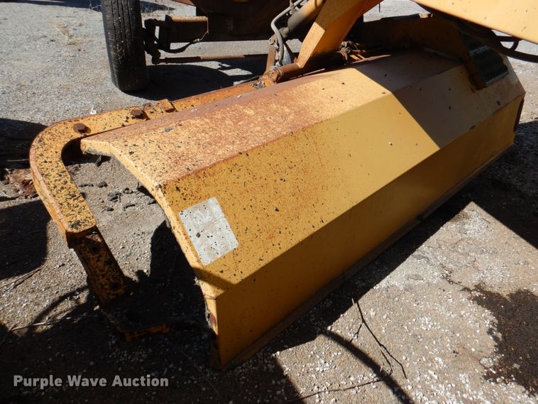 image for item DM6012 1998 Rosco RB48  broom