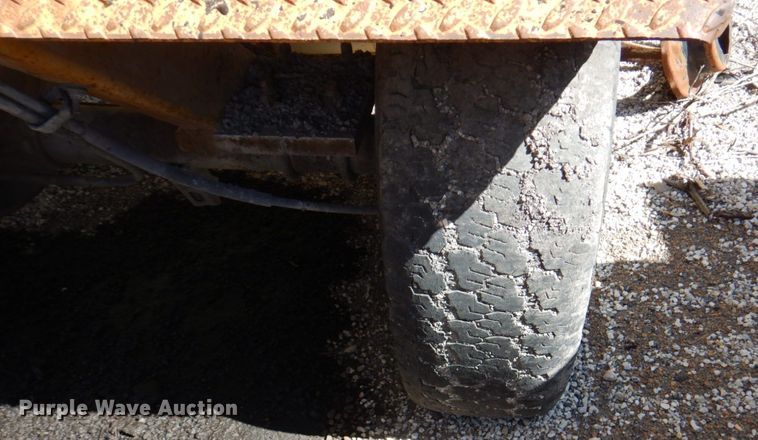 image for item DM6012 1998 Rosco RB48  broom