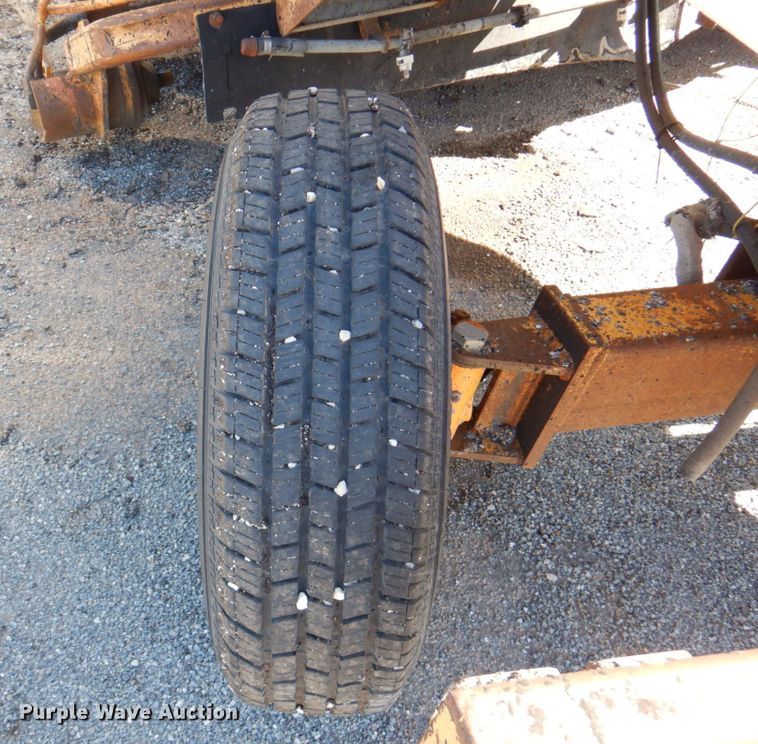 image for item DM6012 1998 Rosco RB48  broom