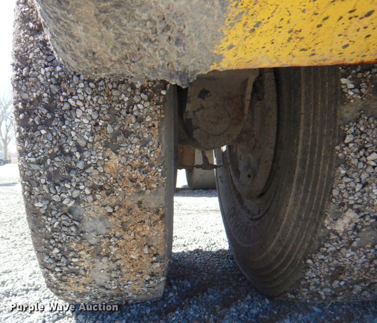 image for item DM6013 1995 Bomag BW11R  pneumatic roller