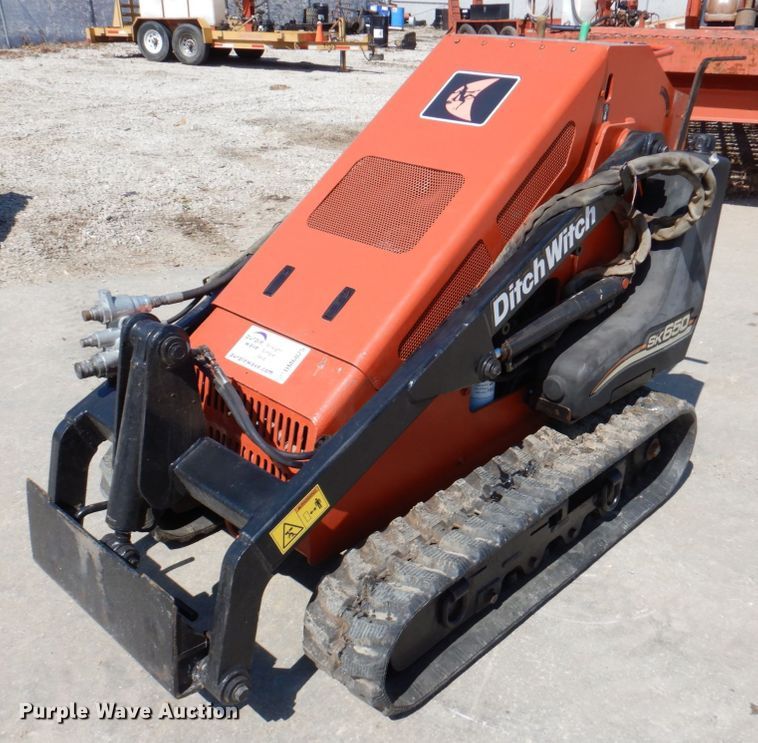 image for item DM6025 2006 Ditch Witch SK650  compact utility loader