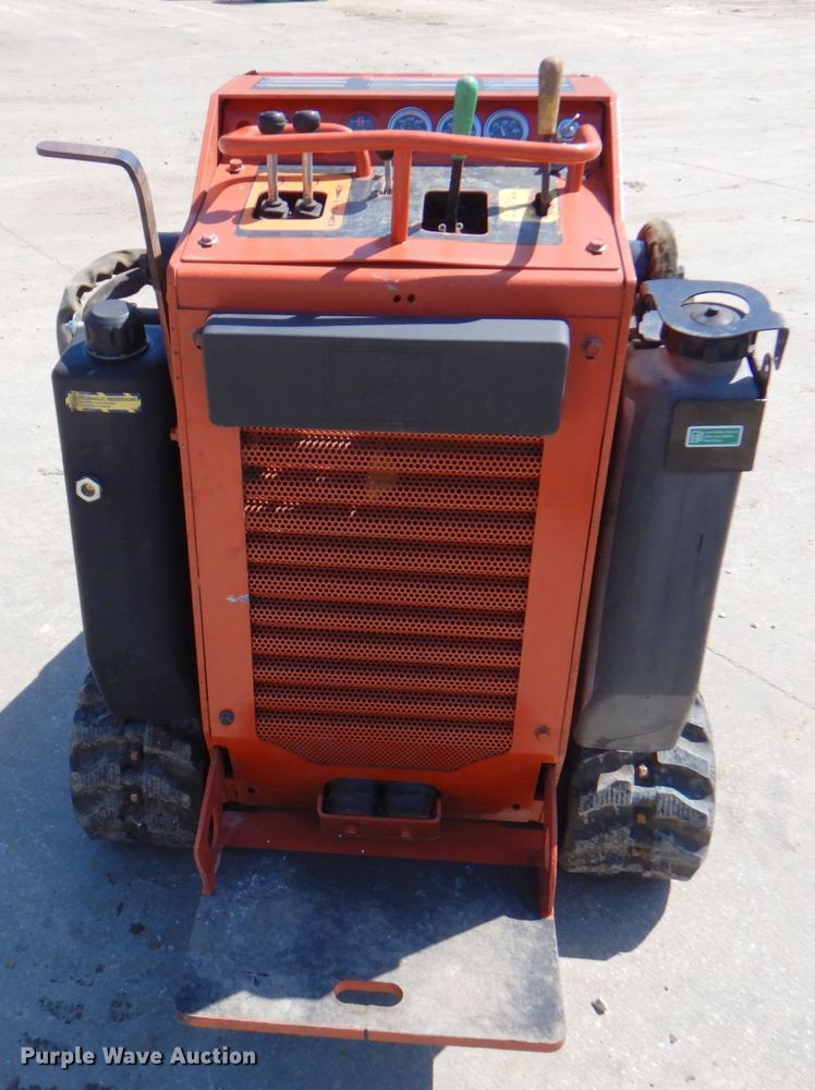 image for item DM6025 2006 Ditch Witch SK650  compact utility loader