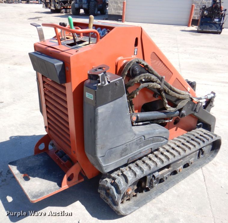 image for item DM6025 2006 Ditch Witch SK650  compact utility loader
