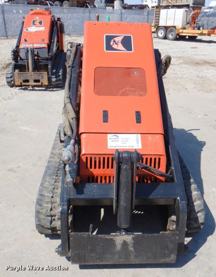 image for item DM6025 2006 Ditch Witch SK650  compact utility loader