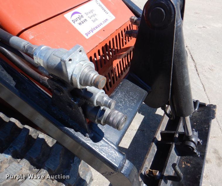 image for item DM6025 2006 Ditch Witch SK650  compact utility loader