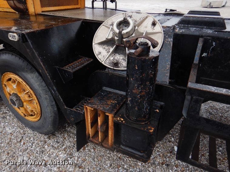 image for item DM7231 1974 Grove 8435G  crane