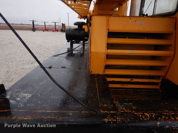 image for item DM7231 1974 Grove 8435G  crane