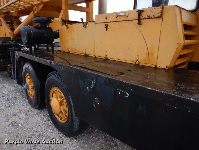 image for item DM7231 1974 Grove 8435G  crane