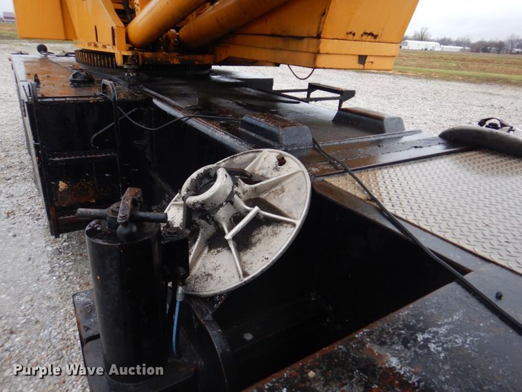 image for item DM7231 1974 Grove 8435G  crane