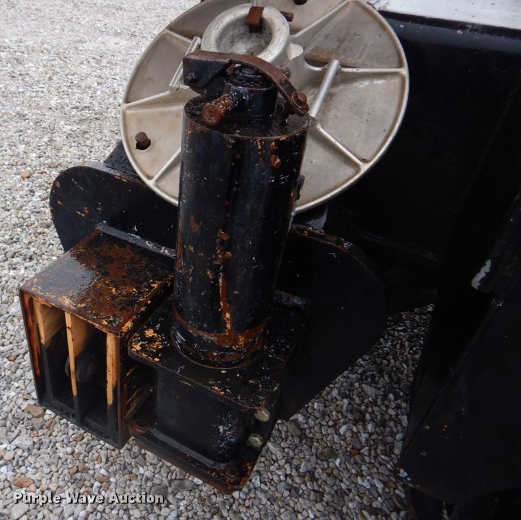 image for item DM7231 1974 Grove 8435G  crane