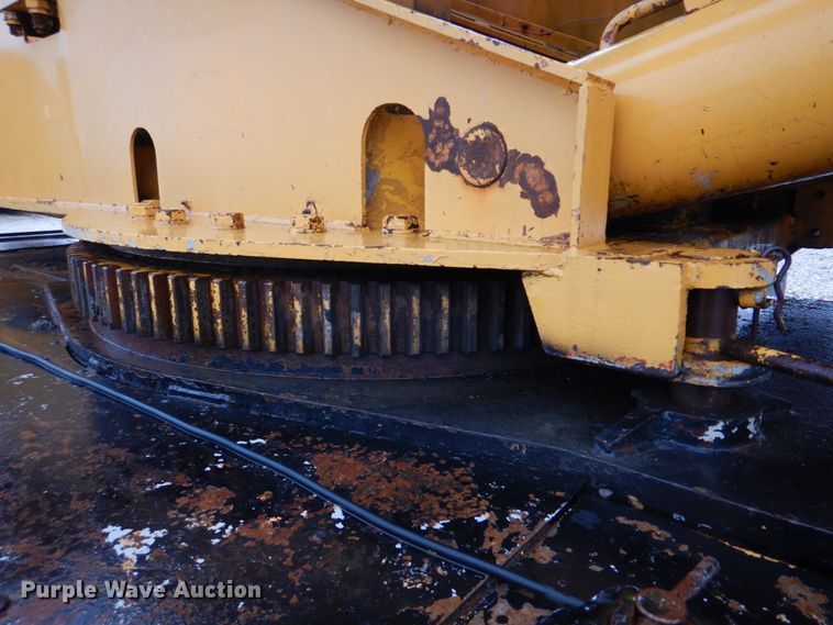 image for item DM7231 1974 Grove 8435G  crane