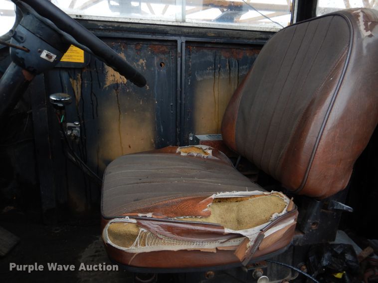 image for item DM7231 1974 Grove 8435G  crane