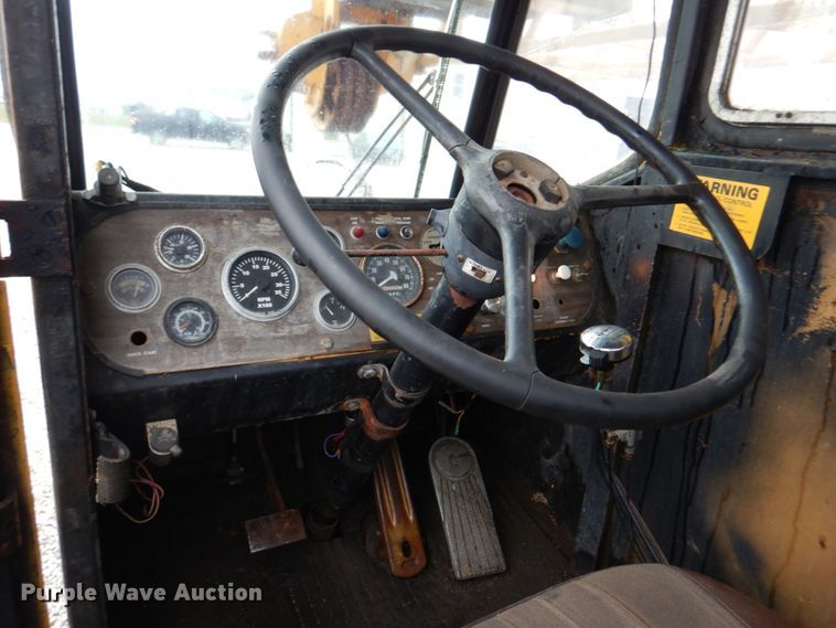 image for item DM7231 1974 Grove 8435G  crane