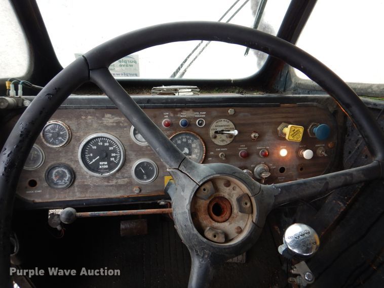 image for item DM7231 1974 Grove 8435G  crane