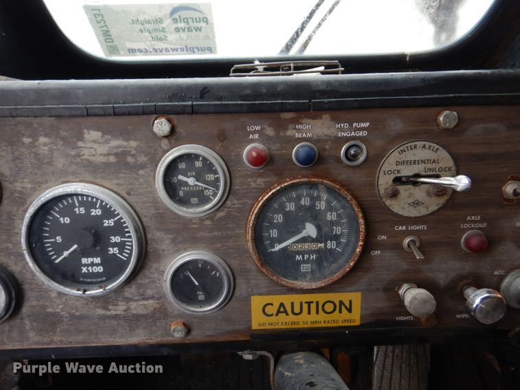 image for item DM7231 1974 Grove 8435G  crane