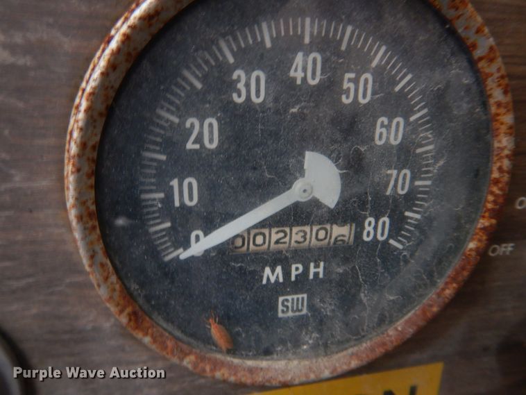 image for item DM7231 1974 Grove 8435G  crane