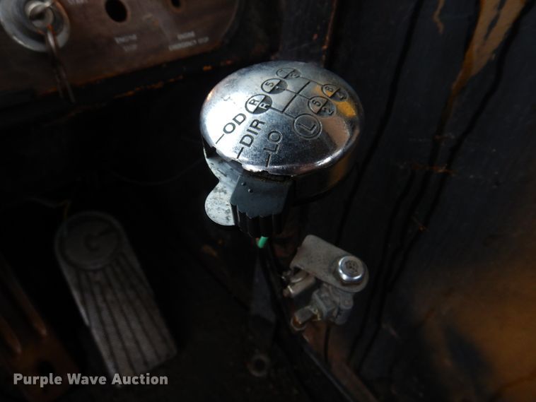 image for item DM7231 1974 Grove 8435G  crane