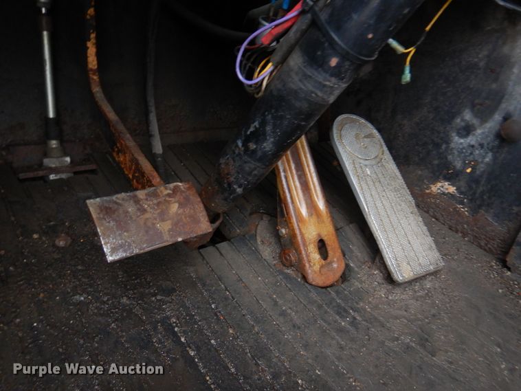 image for item DM7231 1974 Grove 8435G  crane