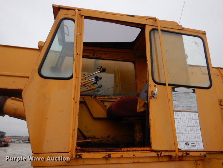 image for item DM7231 1974 Grove 8435G  crane