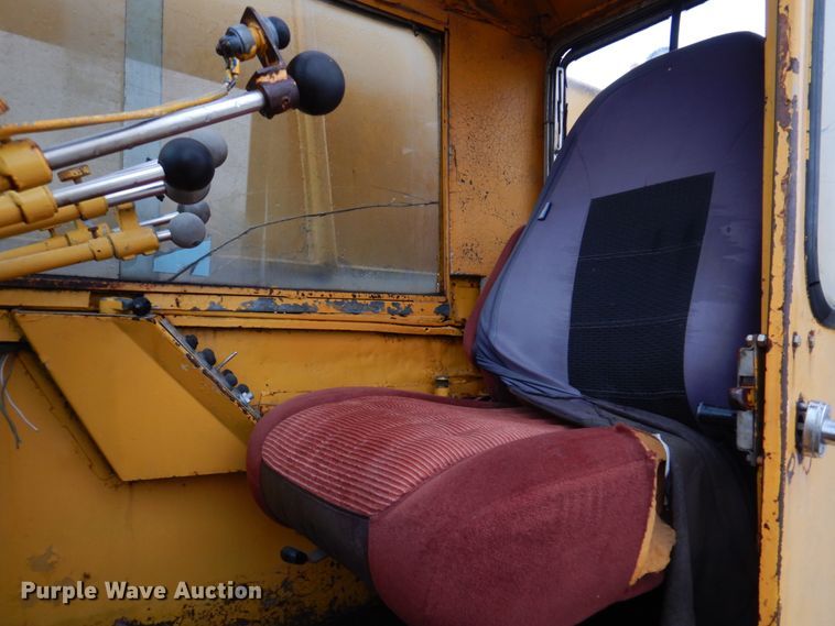 image for item DM7231 1974 Grove 8435G  crane