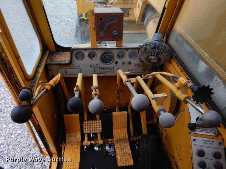 image for item DM7231 1974 Grove 8435G  crane