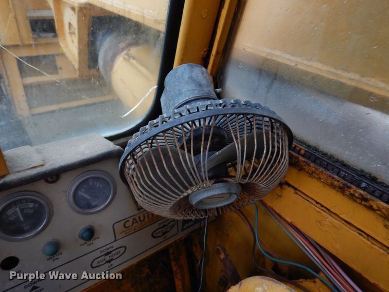 image for item DM7231 1974 Grove 8435G  crane