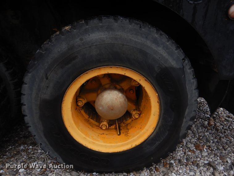 image for item DM7231 1974 Grove 8435G  crane