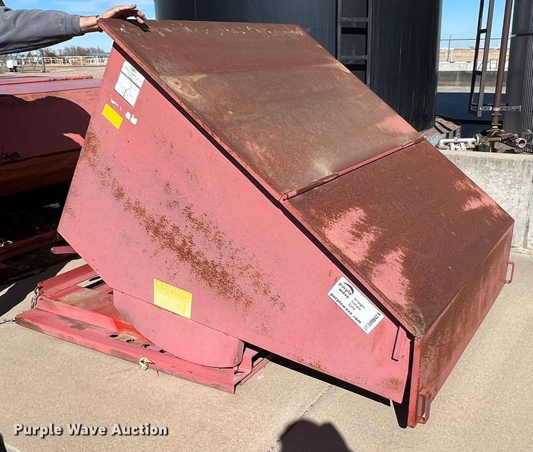 image for item DM8424 (2) Meco self-dumping hoppers