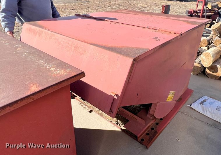 image for item DM8424 (2) Meco self-dumping hoppers