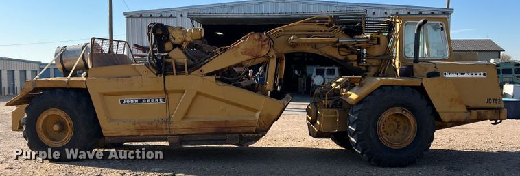 image for item DM8428 John Deere 762  elevating scraper