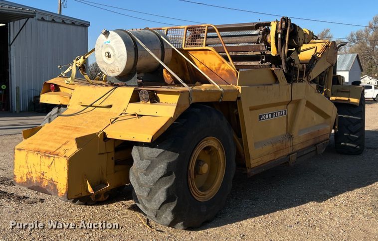 image for item DM8428 John Deere 762  elevating scraper