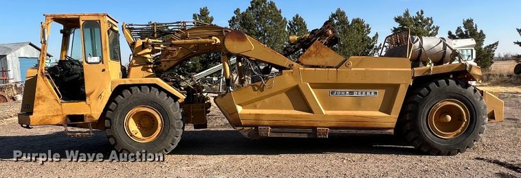 image for item DM8428 John Deere 762  elevating scraper